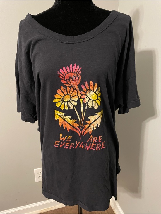 Pilcro Tops - NWOT Pilcro Anthropologie Black Short-Sleeve Tee with Sunset Floral Graphic